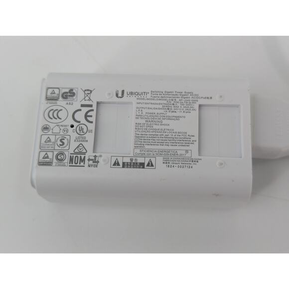 Nanostation NS-5ACL with Ubiquiti Networks Ubiquiti POE GP-J240-030G Untested - Picture 5 of 6